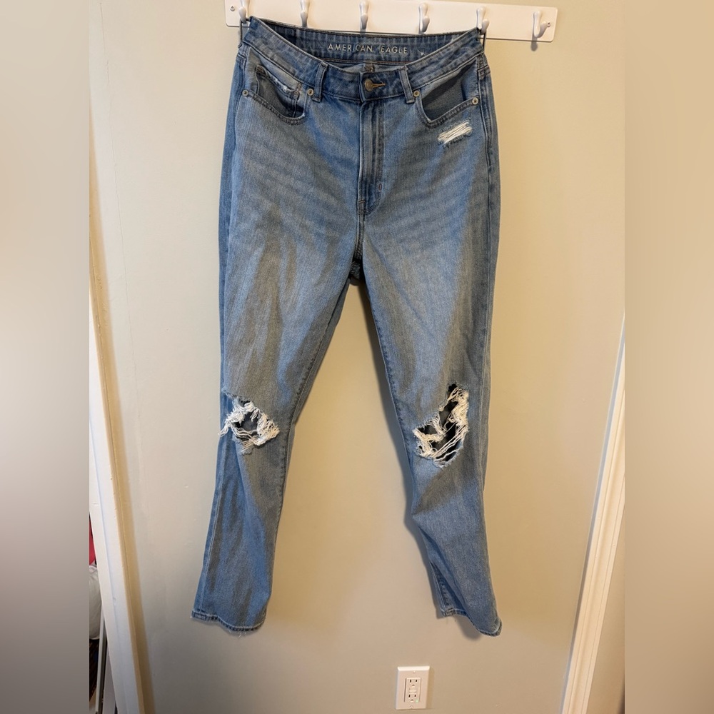 Size 6 long American eagle mom jean
